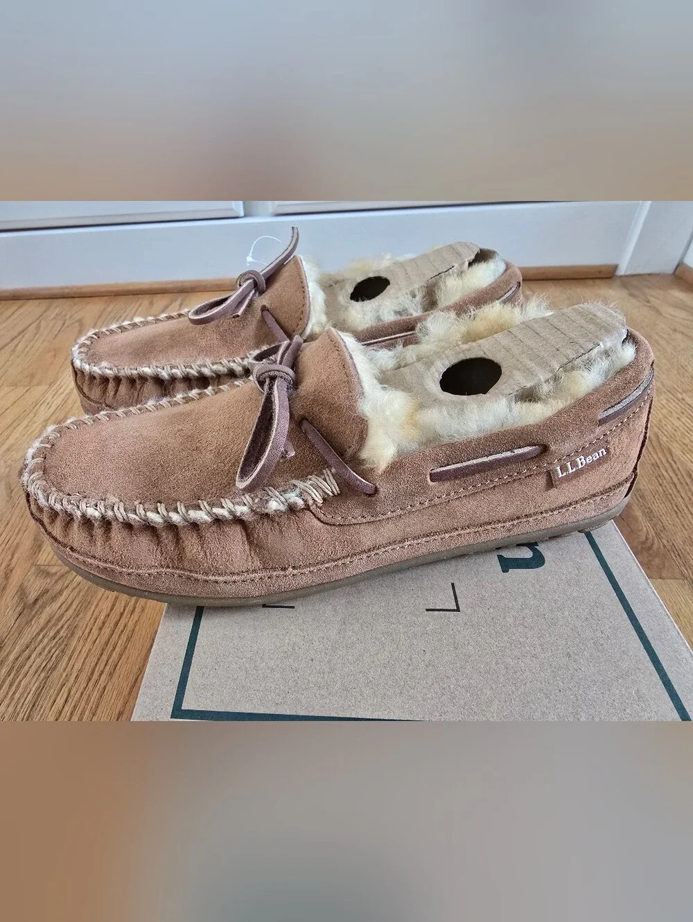 L.L.Bean Kid’s Wicked Good Moccasin Slippers Suede Shearling Size 4 (Big Kid)